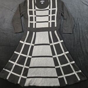 Liz Claiborne Black and Gray Geometric Checkered Long-Sleeve Sweater Dress Med